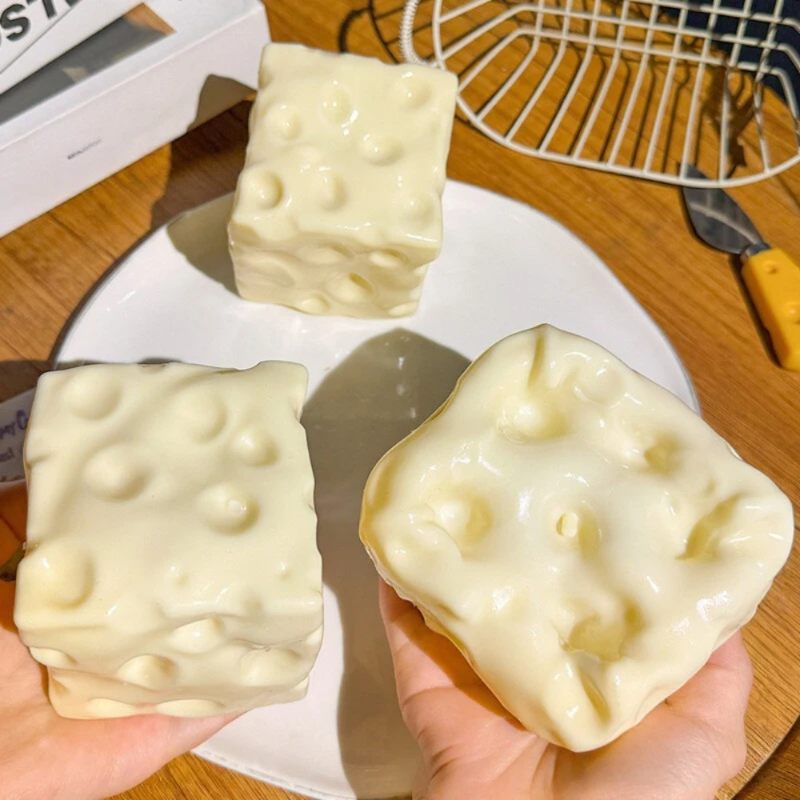 Taba Squishy Cheese Cube Stres - Fire Starter Cube のレビューと価格