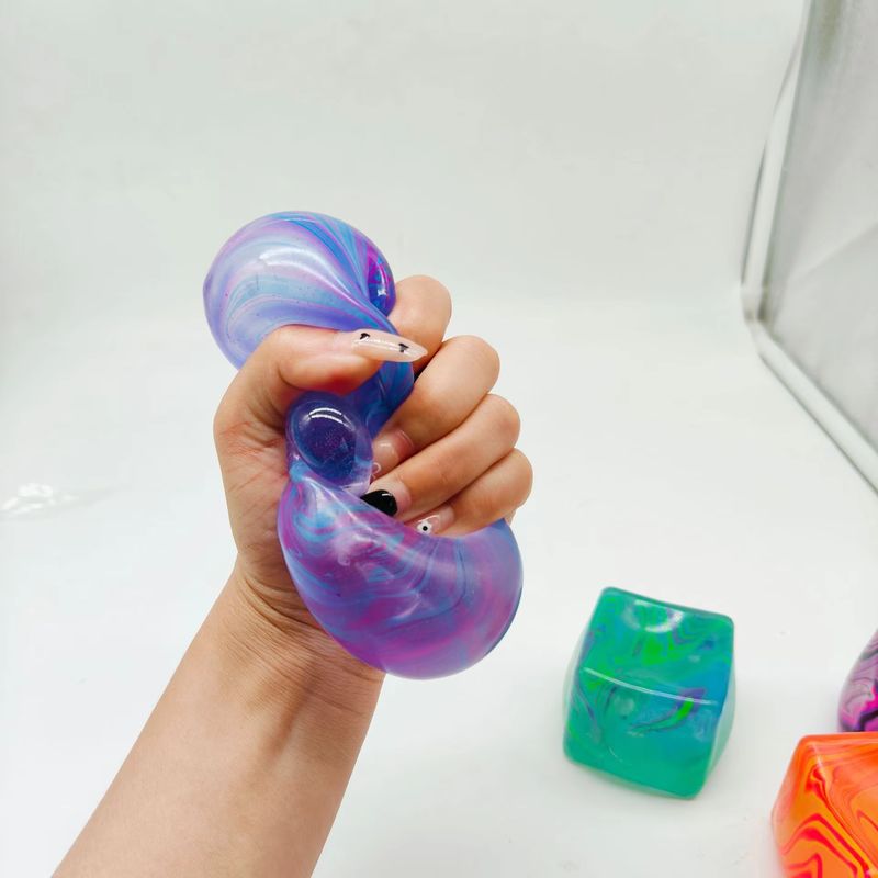 Needoh Snowflake Ice Cube Malt - Fire Starter Cube のレビューと価格