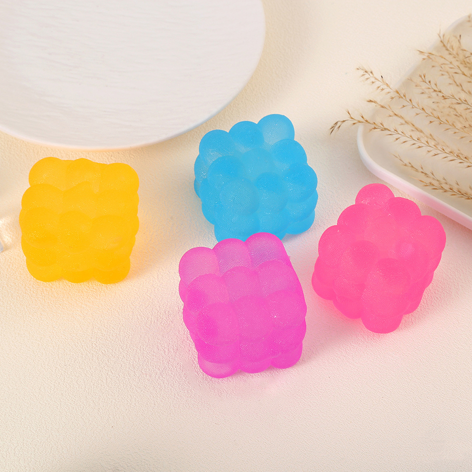 Ice Cube Squishy Geometric Mal - Fire Starter Cube のレビューと価格